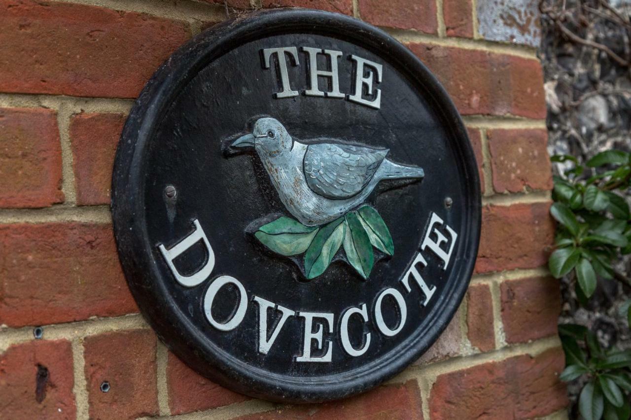 The Dovecote, Stoke Farthing Courtyard Villa Broad Chalke Exterior foto